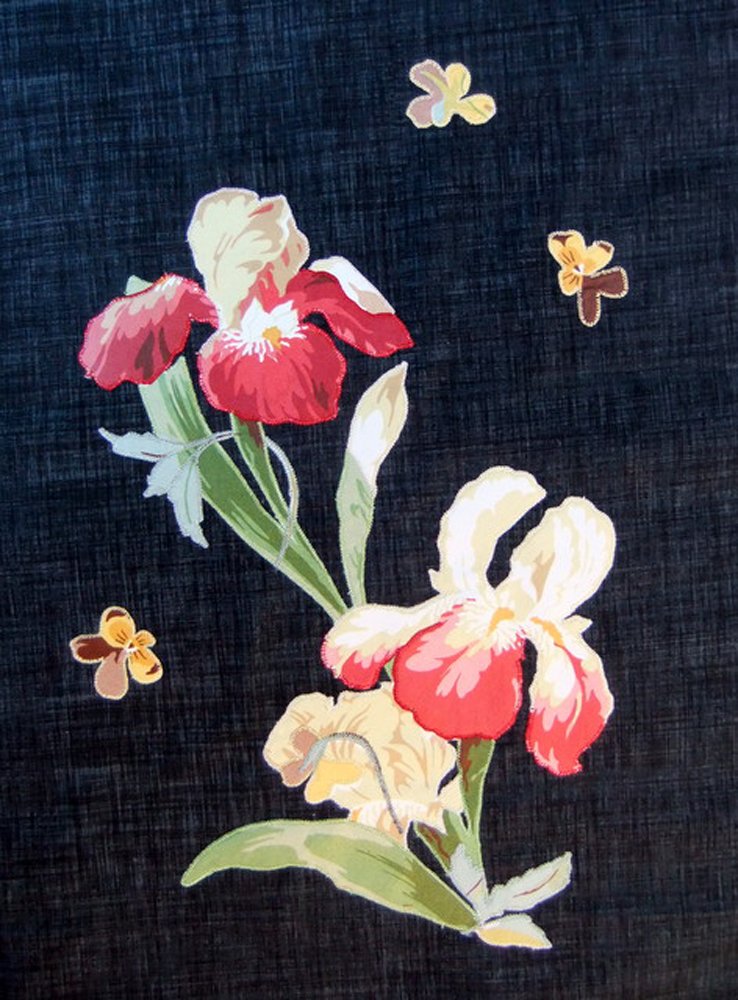 Red Iris Broderie perse design – Chintz on dark quilter's cotton – Deborah Wirsu - Thread Sketching in Action