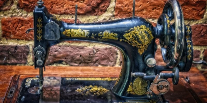 History of sewing and quilting machines